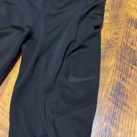 Black Nike leggings - Picture 3 of 4